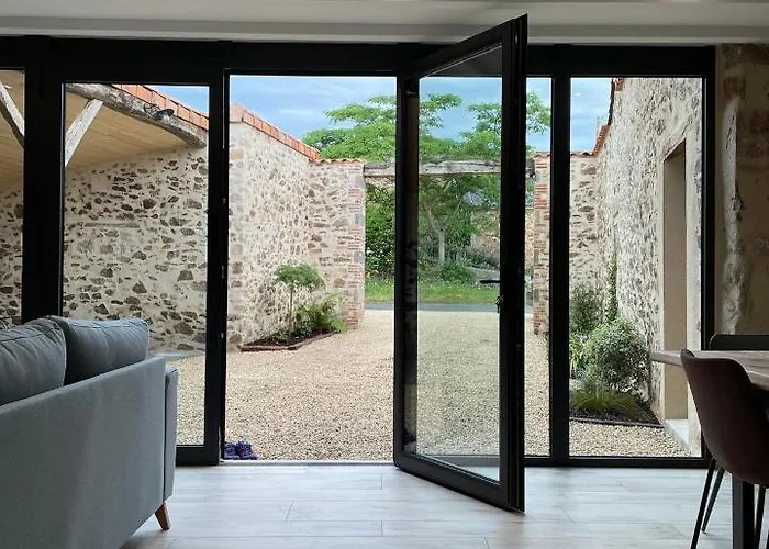 De La Foye - Le Jasmin Hébergement de vacances *