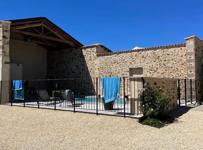 De La Foye - Le Jasmin Hébergement de vacances Combrand